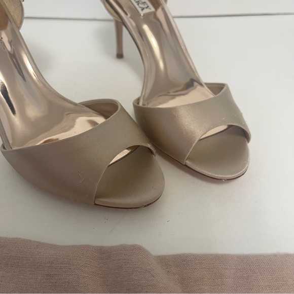 Badgley Mischka Collection Celeste Peep Toe Pump - Defect Missing One Rhinestone - Picture 5 of 17